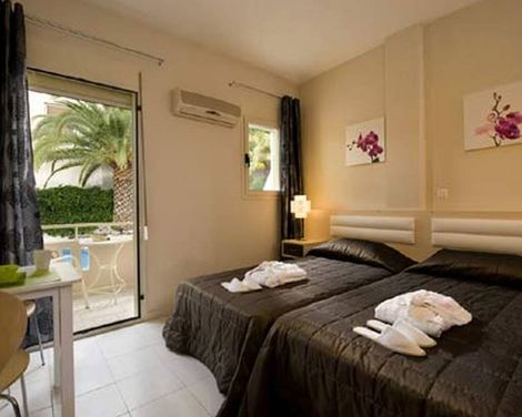 Axos Hotel