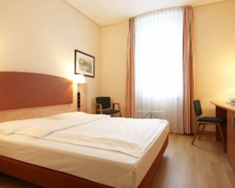 IntercityHotel Berlin Ostbahnhof-0