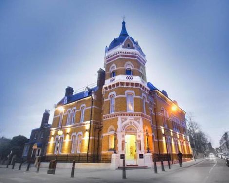 Lansbury Heritage Hotel