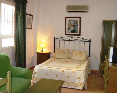 Apartamentos La Fonda-1