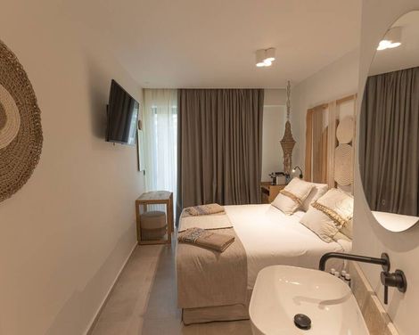 Cabana Blu Hotel & Suites