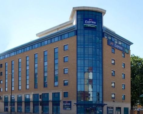 Holiday Inn Express Stratford-1