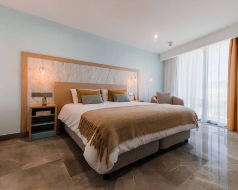 Reef Hotel & Spa