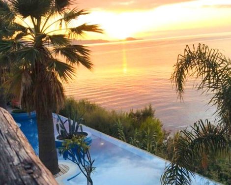 Gloria Maris Hotel Suites & Villas