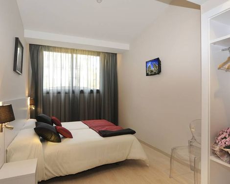 Hostemplo Sagrada Familia-1