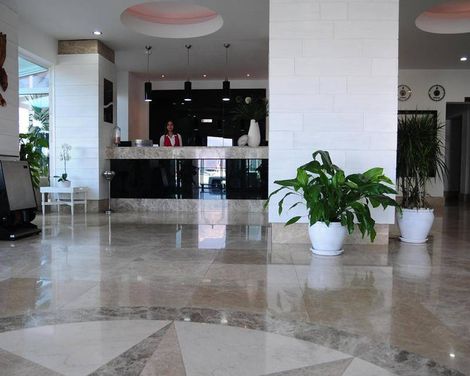Alesta Yacht Hotel