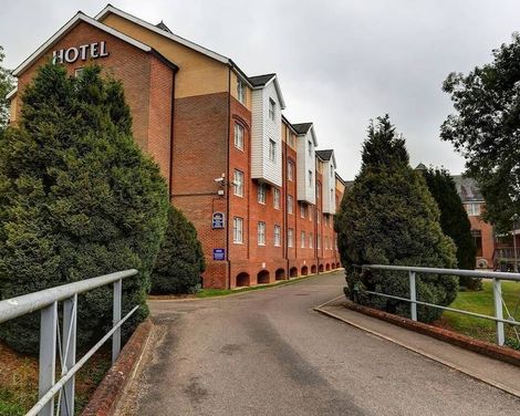 Moat House Reading Hotel-3
