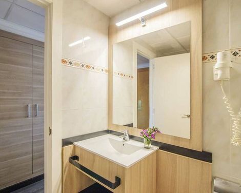 Hotel Benidorm East by Pierre & Vacances-3