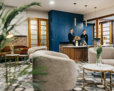 Metropolitan Old Town hotel