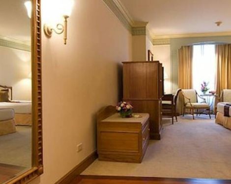 Montien Riverside Hotel