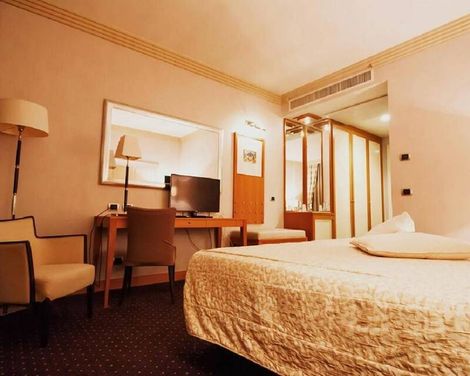 Papillo Hotels & Resorts Roma-1