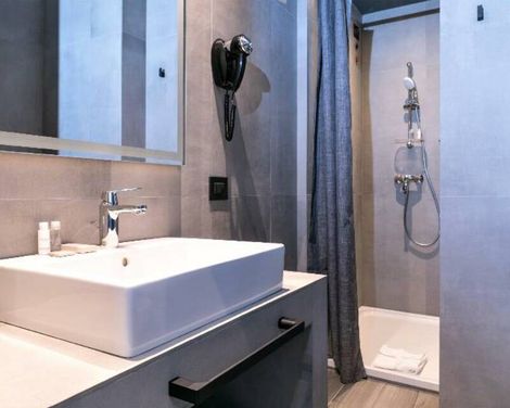 J24 Hotel Milano-0
