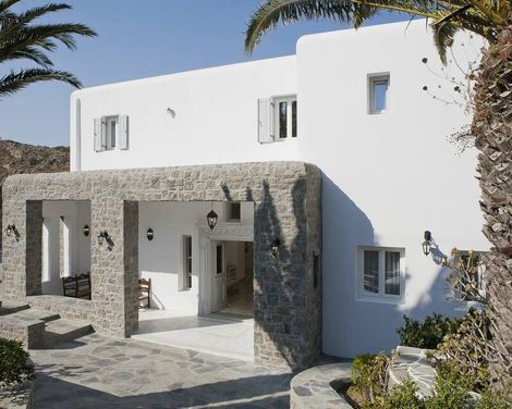 Kamari Hotel