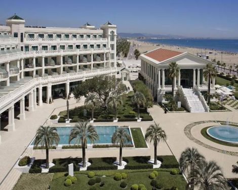 Las Arenas Balneario Resort