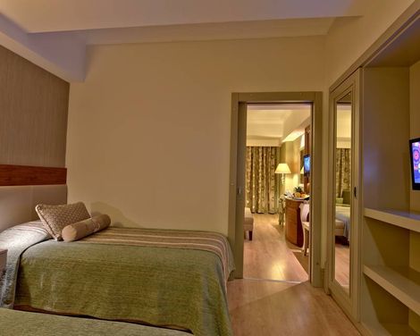 Side Star Resort