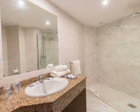 Hotel Amic Horizonte-0