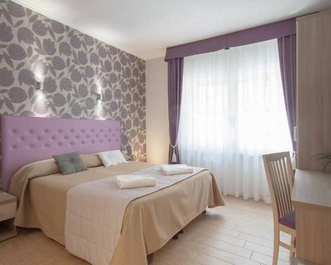 Rome King Suite
