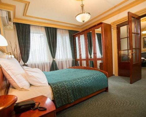 Bucharest Comfort Suites Hotel