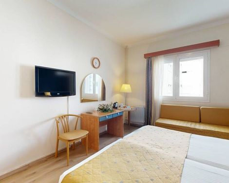 Lucy Hotel