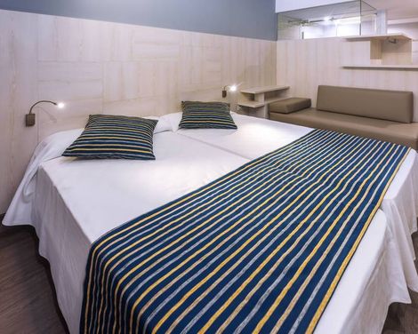 Hotel GHT Sa Riera-3