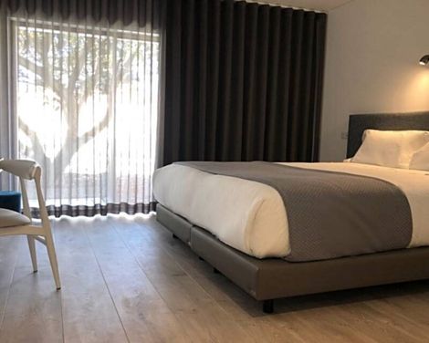Caleway Hotel