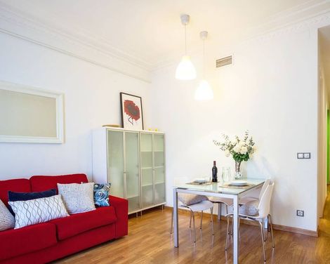 Feel at Home Gran Via Apartments-2