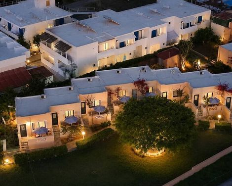 Golden Bay Apartments - Garden Haven