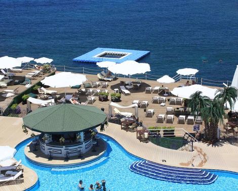 Rocks Hotel & Casino