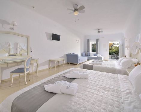 Kamari Hotel