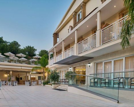 Altura Hotel