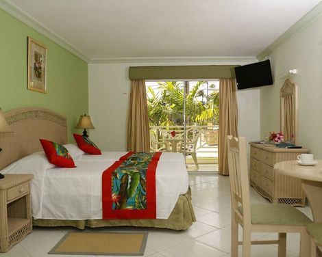 Dover Beach Hotel