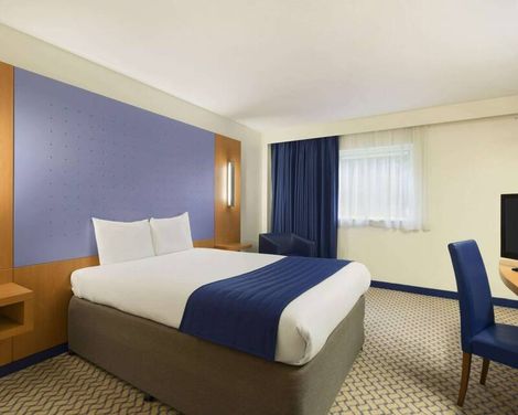 Ramada by Wyndham London North M1-3