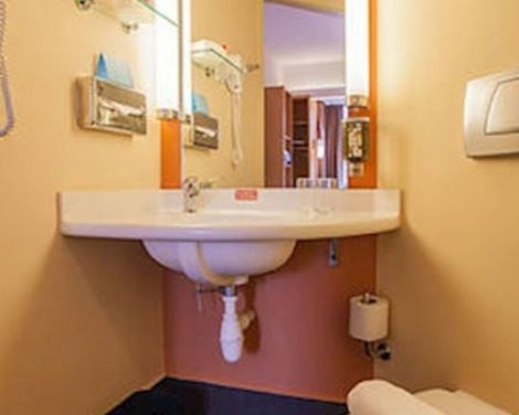 ibis Singapore on Bencoolen-1