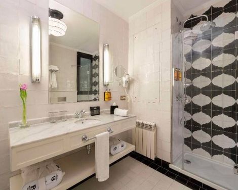 H10 Villa de la Reina