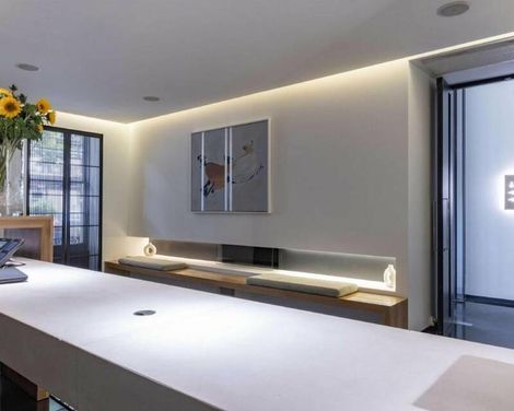 La Suite West