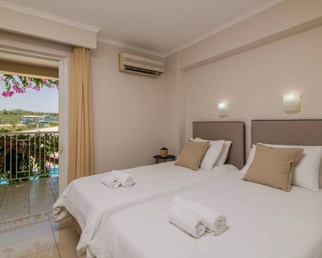 Planos Deluxe Hotel