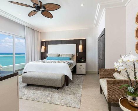 The Palms Hotel & Spa-0