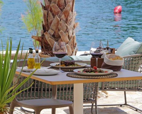 Kalamota Beach House